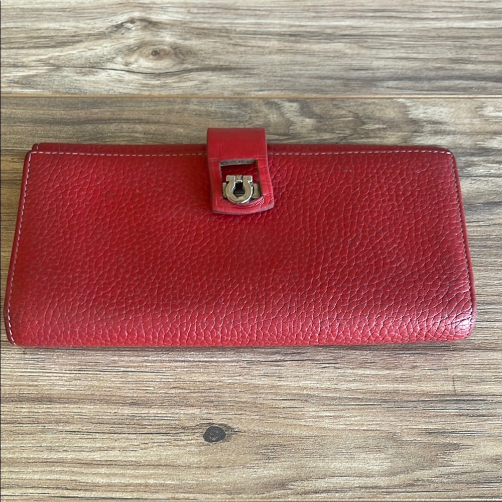 Salvatore Ferragamo Gancini Wallet Large Bifold Red Leather Unisex Long Card Bil
